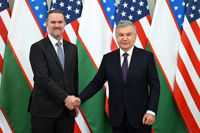 Шавкат Мирзиёев обсудил с торговым представителем США Джеймисоном Гриром развитие узбекско-американских экономических отношений