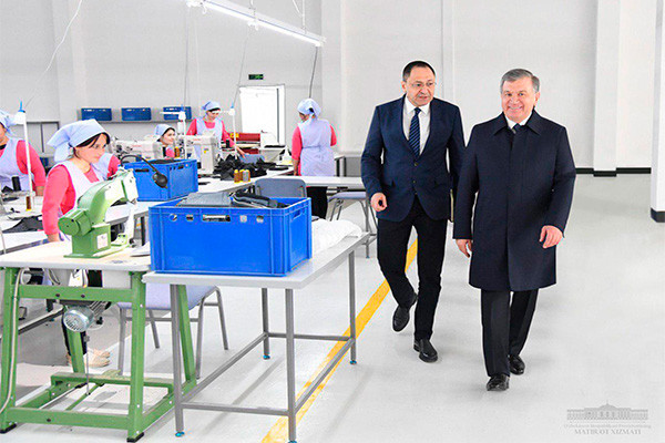 Uzbek Presidents pays visit to Ekvatorial Chodak Group