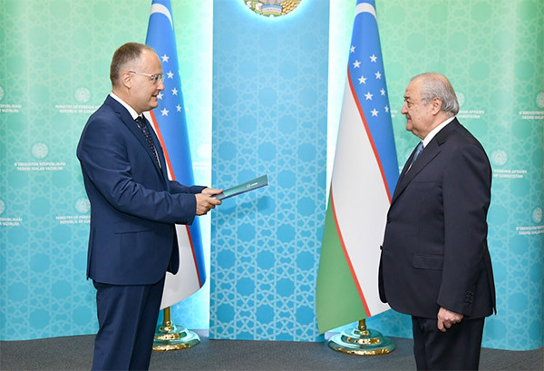 Uzbek Foreign Minister receives newly appointed Ambassador of Romania