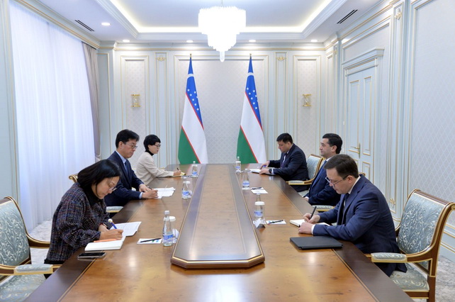 O‘zbekiston Tashqi ishlar vaziri Janubiy Koreya elchisi bilan uchrashdi