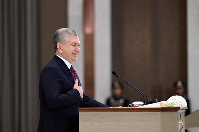 Мирзиёев объявил новые льготы для деятелей культуры
