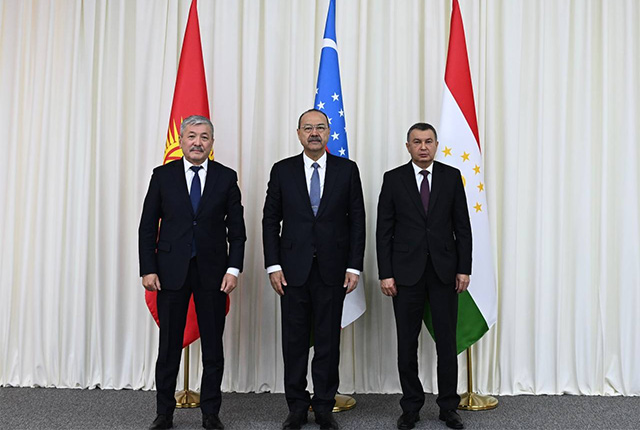 O‘zbekiston, Qirg‘iziston va Tojikiston bosh vazirlari uch davlat chegarasi tutashgan joyda uchrashuv o‘tkazdi