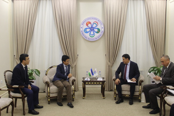 A meeting with the President of the Institute for Democracy and Economics of Malaysia takes place at MICA