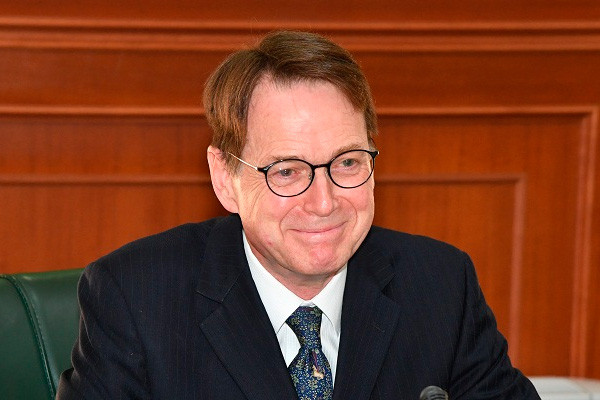 Abdulaziz Kamilov receives newly appointed British envoy