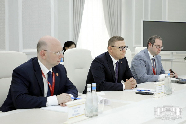 Tashkent mayor holds meeting with a delegation from the Chelyabinsk and Astrakhan regions of the Russian Federation