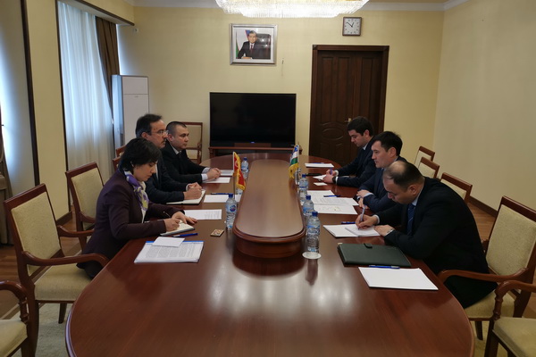 Issues of development of project toll road Tashkent-Samarkand discussed