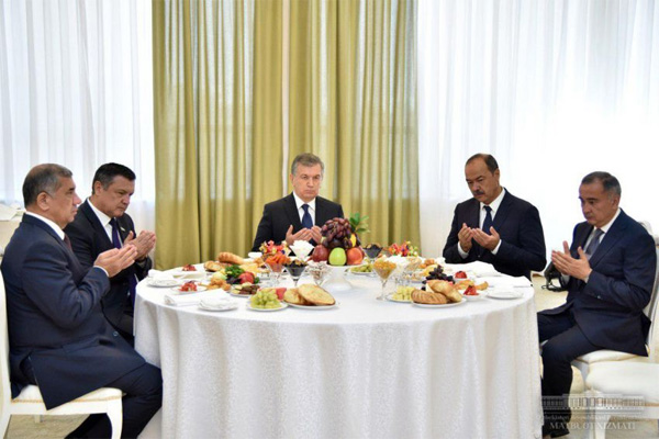 Shavkat Mirziyoyev takes part in memorial event