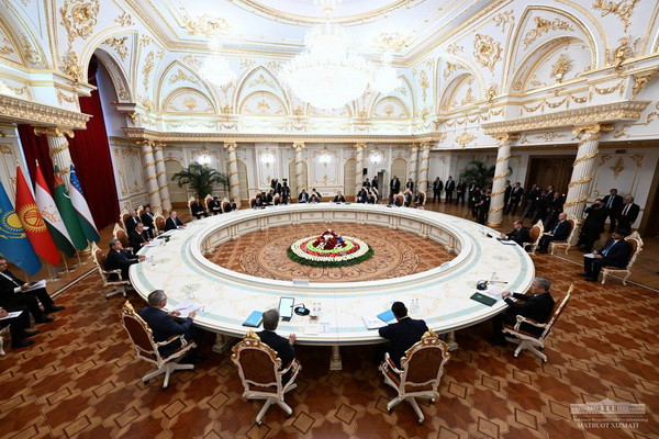 Ўзбекистон Президенти Оролни қутқариш халқаро жамғармаси доирасидаги ҳамкорлик истиқболларини кўрсатиб ўтди