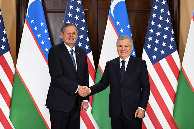 Президент Узбекистана и сенатор США обсудили развитие кооперации