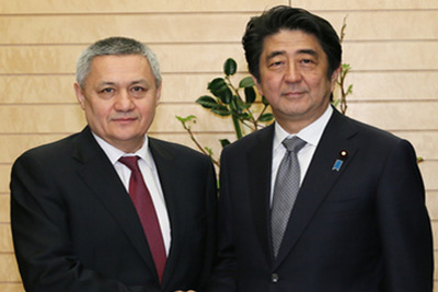 Rustam Azimov meets with Japanese PM