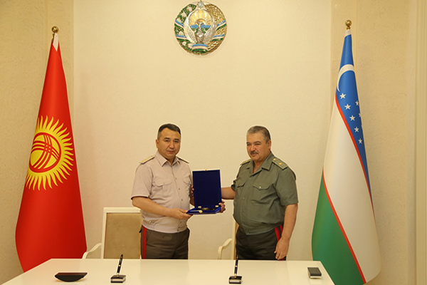 Uzbek, Kyrgyz Defense Minister discuss development of relations