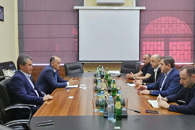 Боку ва Тбилисида Ўзбекистоннинг Кавказ орқали юк ташишни ривожлантириш масалалари муҳокама қилинди