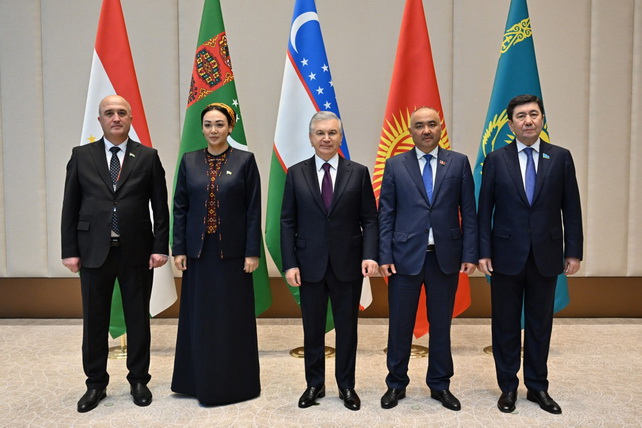 O‘zbekiston Prezidenti Markaziy Osiyo mamlakatlari parlamentlari delegatsiyalari rahbarlarini qabul qildi