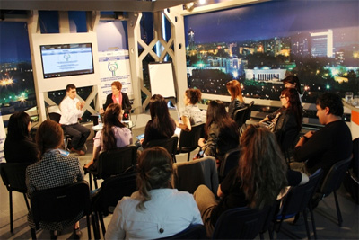 Famous journalists Birgit Vetsel trains radio journalists