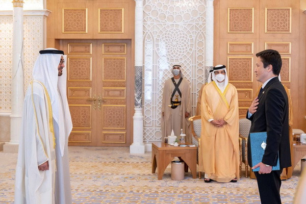 Ambassador of Uzbekistan presents his credentials to the President of the UAE