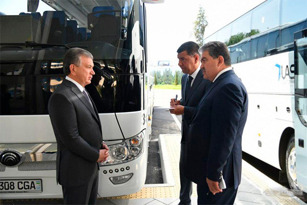 Uzbek President reviews renovated Tashkent Bus Station