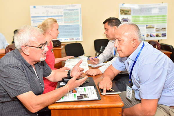 Uzbek, Tajik textile companies hold B2B meeting in Tashkent