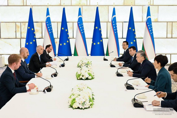 Ўзбекистон Президенти Европа кенгаши Президенти билан кўп қиррали ҳамкорликни ривожлантириш масалаларини муҳокама қилди