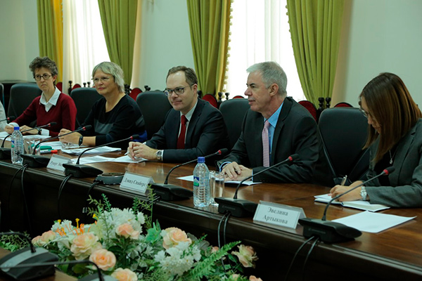 Senior British diplomat visits Tashkent