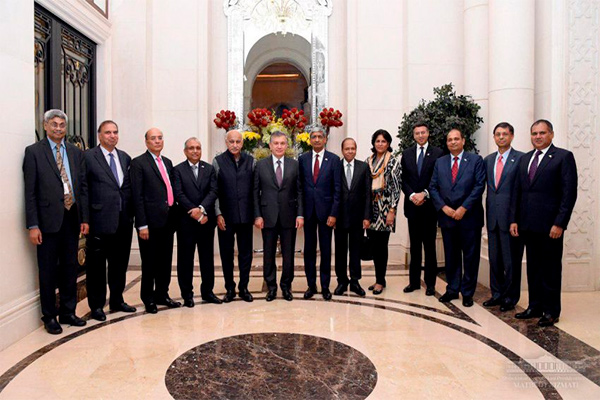 Shavkat Mirziyoyev meets with Indian business people