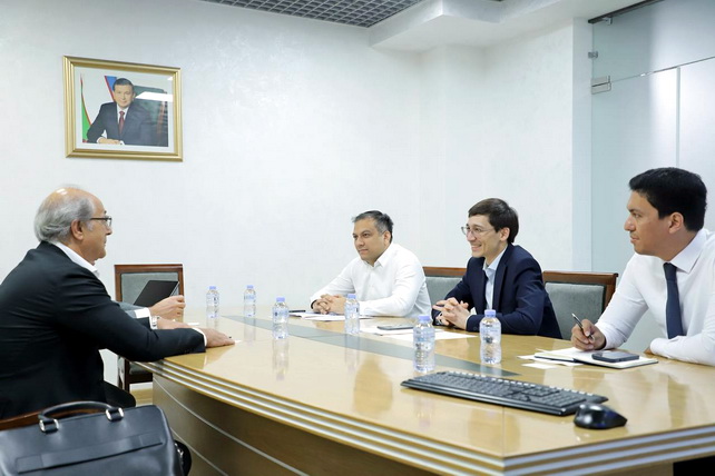 Oʻzbekiston investitsiyalar vaziri oʻrinbosari va Menzies Aviation aviatashuvlari istiqbollarini muhokama qildi