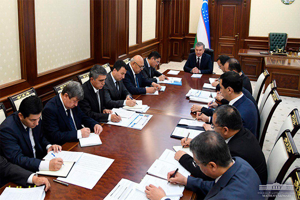 Uzbek leader holds meeting on effective use of land and water resources in agriculture