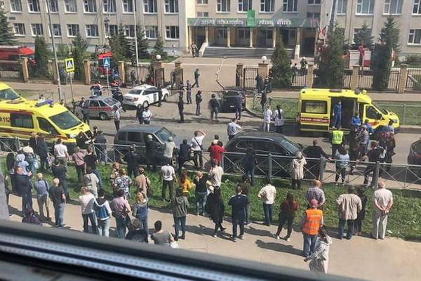 На школу в Казани совершено нападение