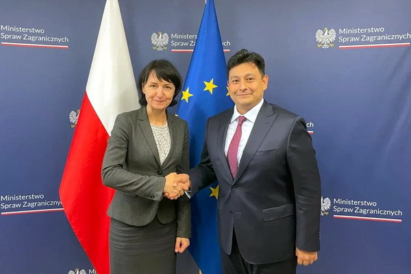Issues of labor migration and simplification of visa regime for citizens of Uzbekistan were discussed