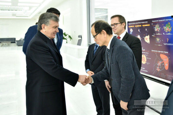 Shavkat Mirziyoyev got acquainted with “Smart City” project in Tashkent