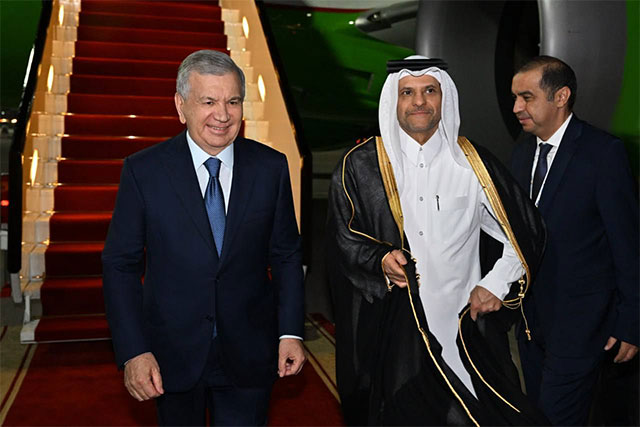 Президент Узбекистана прибыл в Катар