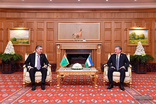 Uzbek leader meets with the President of Turkmenistan