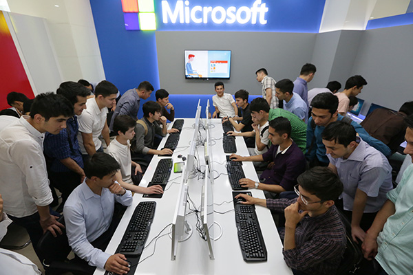 “Microsoft” Тошкент шаҳридаги Инҳа университетида ўқув синфини очди