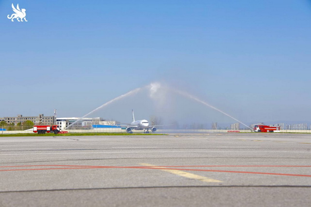 "Air Marakanda" va "Ural avialiniyalari" Samarqand va Krasnoyarsk o‘rtasida muntazam aviaqatnovni yo‘lga qo‘ydi