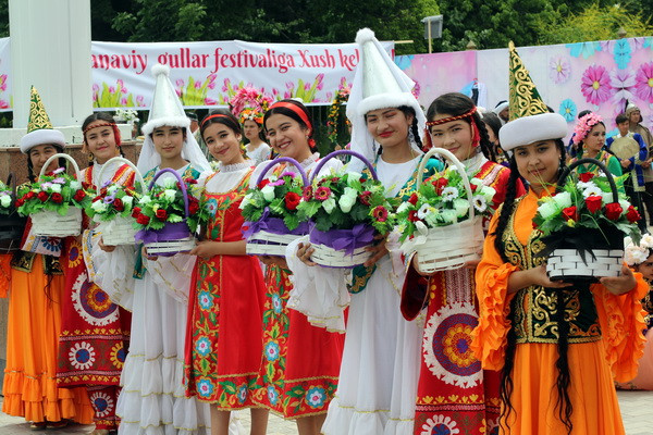 Garden city: flower festival in Namangan amazes with colors and aromas