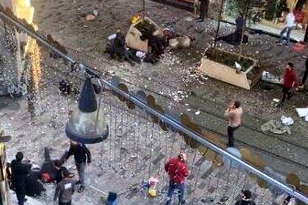 An explosion occurres on the main tourist street in Istanbul