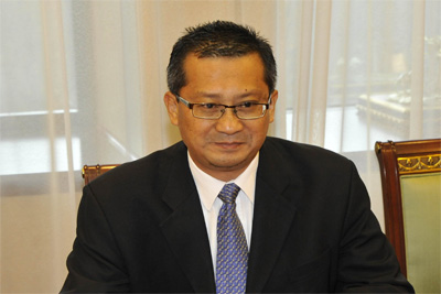 Uzbek FM holds talks with new Brunei envoy
