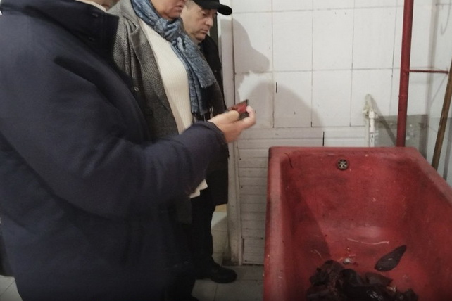Sanepidqo‘mita Chorsu bozorida kasal jigarning sotuvini to‘xtatdi