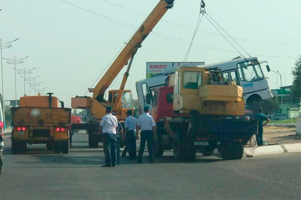Seven people injured in result of bus accident in Tashkent