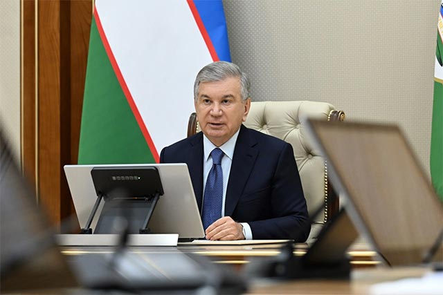 Президент ознакомился с планами производства грузовых вагонов в АО «Узбекистон темир йуллари»