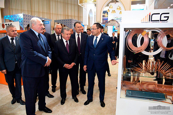 Presidents visit Uzbekistan Industrial Exhibition in Minsk