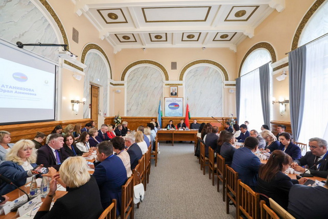 Бизнес-форум доирасида таълим, фан ва соғлиқни сақлаш бўйича секция йиғилиши бўлиб ўтди