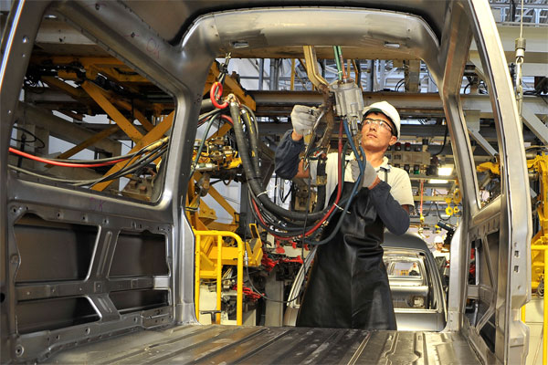 GM Uzbekistan ходимларининг ҳибсга олинганлиги ҳамда автозаводнинг тўхтаганлиги тўғрисидаги хабарларни инкор этди