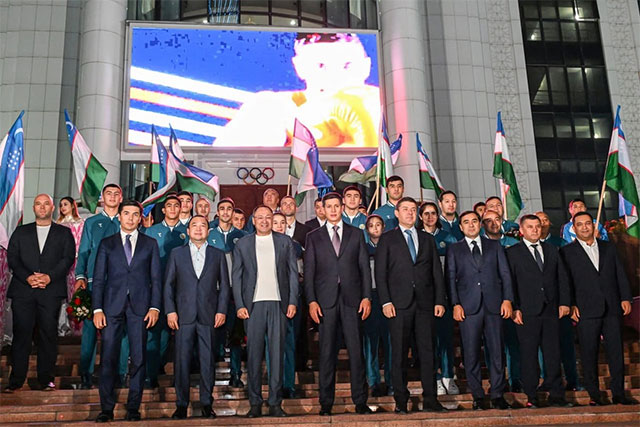 Жаҳон чемпионатларида юқори натижаларга эришган спортчиларга BYD автомобили ва пул мукофотлари топширилди