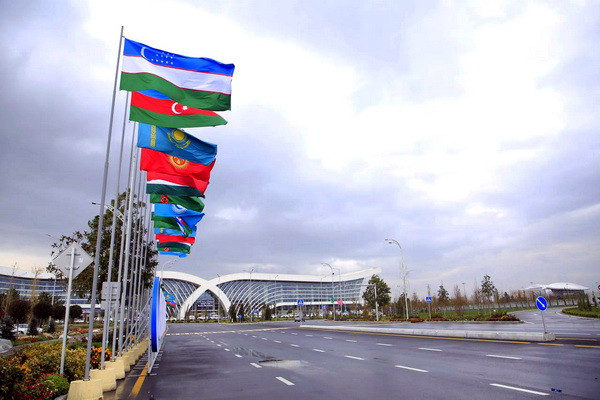 Shavkat Mirziyoyev arrives in Samarkand