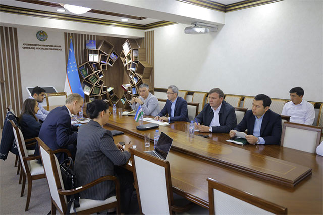 Uzbekistan Launches National Project to Insure Horticultural Farmers with Support from International Partners