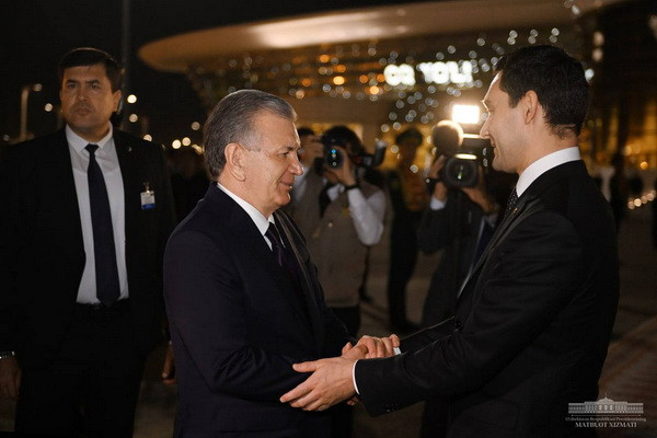 Shavkat Mirziyoyev completes his visit to Turkmenistan