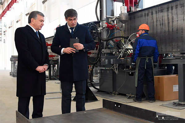 Uzbek President pays visit to enterprises in Tashkent