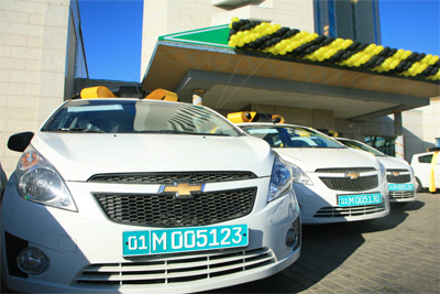 Beeline hands over automobiles to winners of Mega Campaign