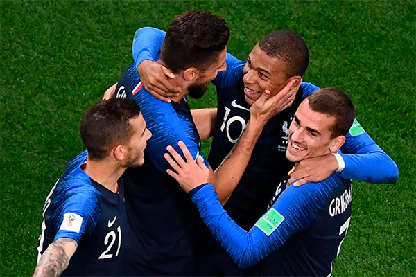Kylian Mbappe’s goal sends France into knockout stages