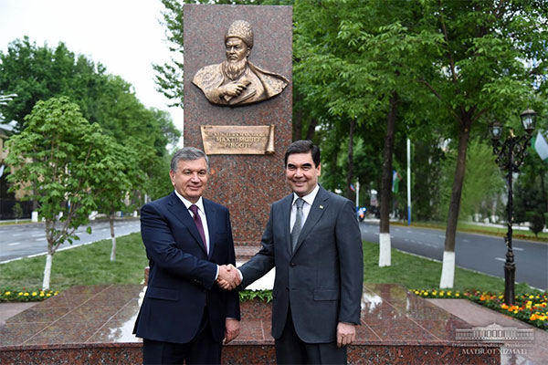 Shavkat Mirziyoyev and Gurbanguly Berdimuhamedov visit Makhtumkuli street